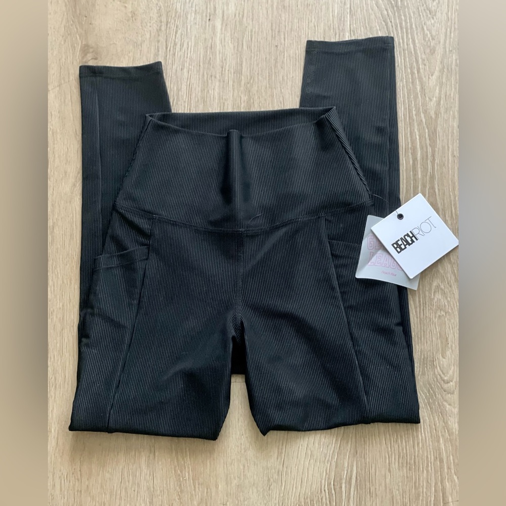 NWT Beach Riot Summer Leggings in Black - size small